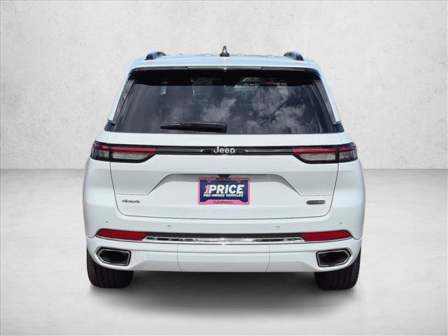 Used 2023 Jeep Grand Cherokee Overland AWD/4WD image 7