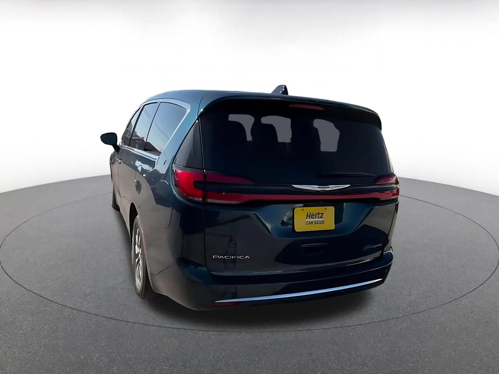 Used 2023 Chrysler Pacifica Touring-L FWD image 10