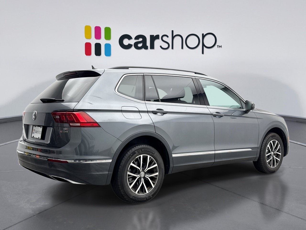 Used 2018 Volkswagen Tiguan SEL AWD/4WD image 5