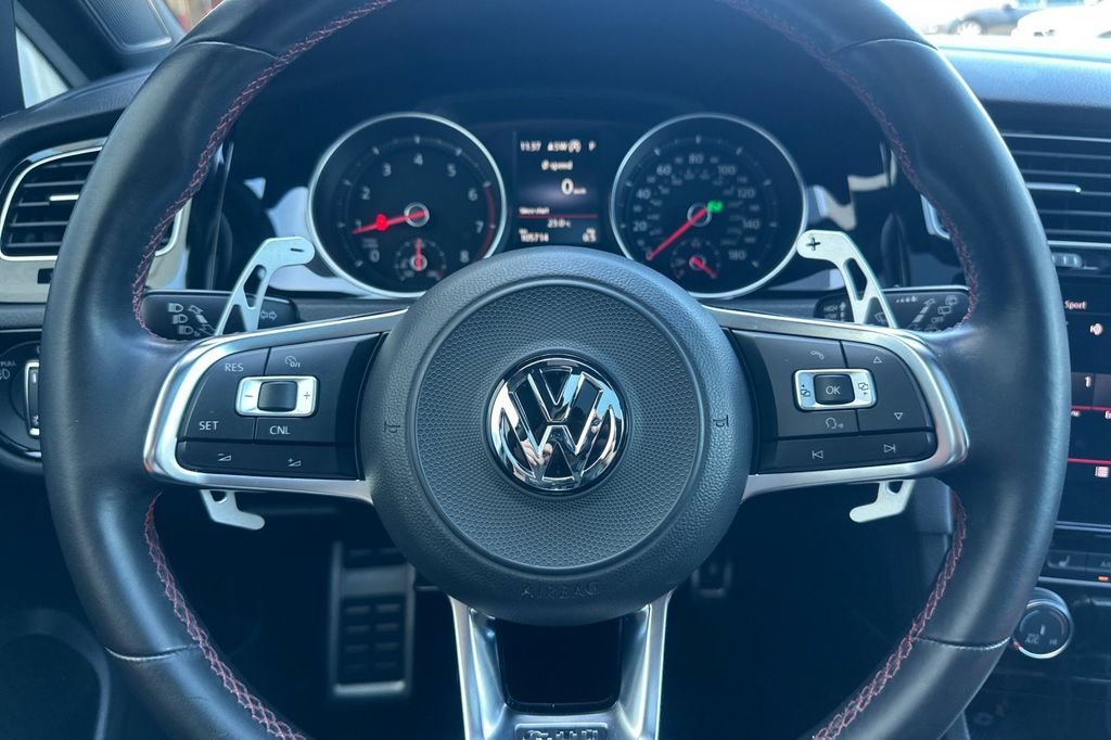 Used 2018 Volkswagen GTI SE FWD image 23
