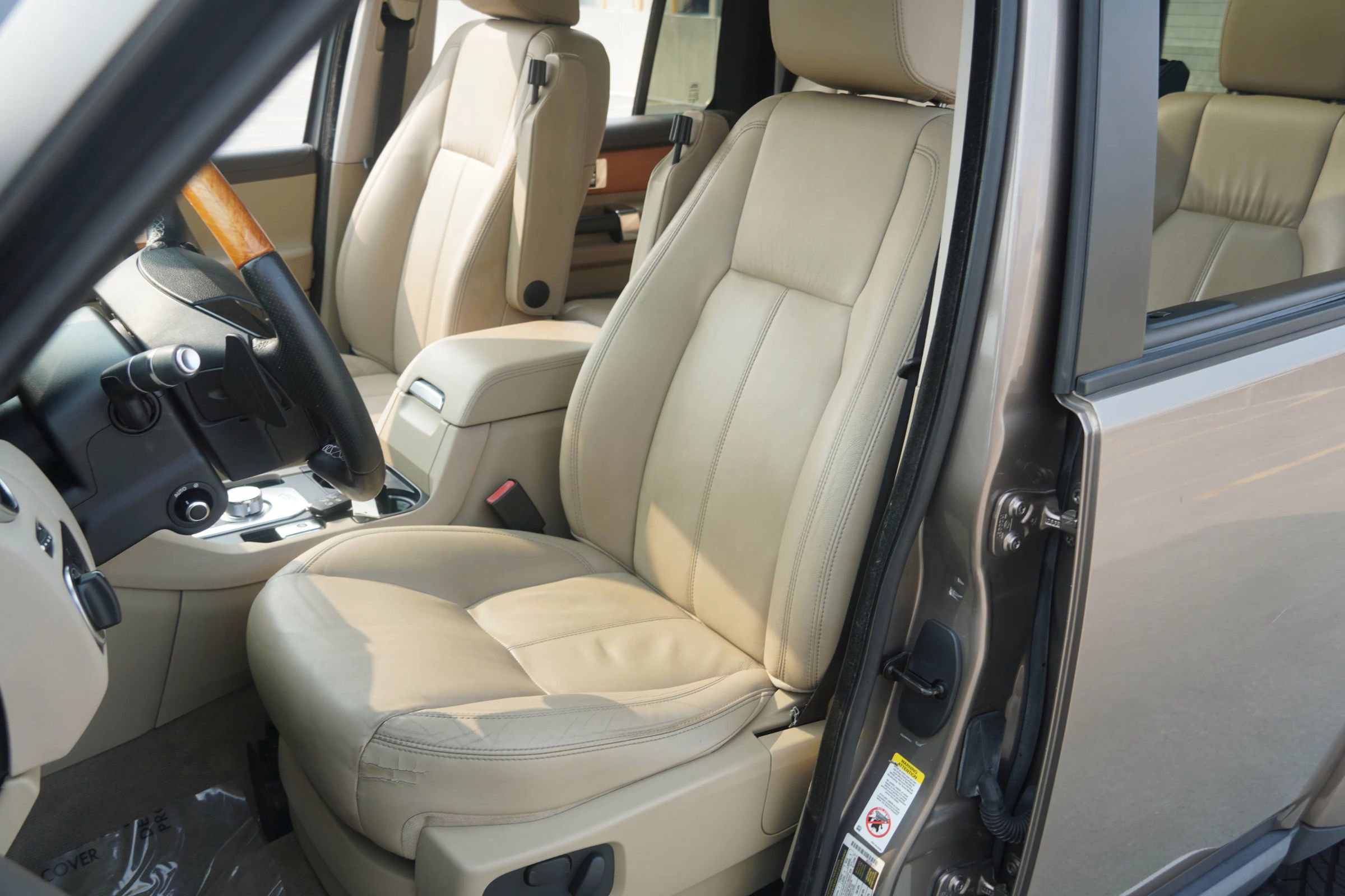 Used 2015 Land Rover LR4 HSE LUX image 6