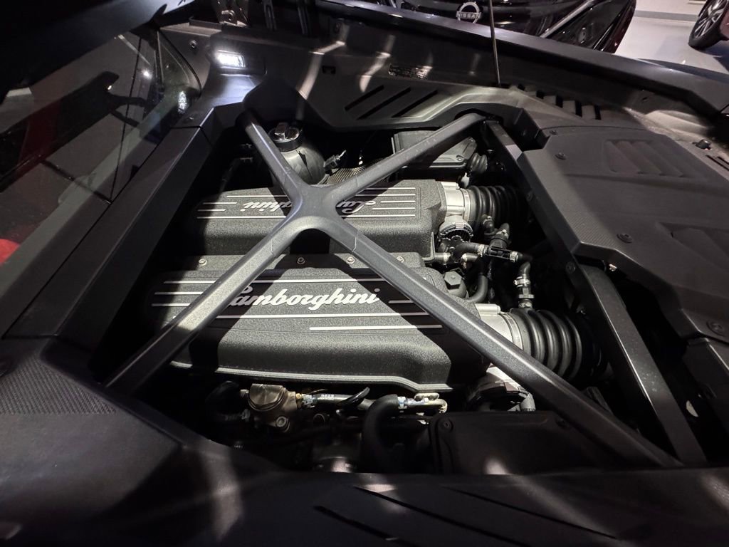 Used 2020 Lamborghini Huracan EVO image 46