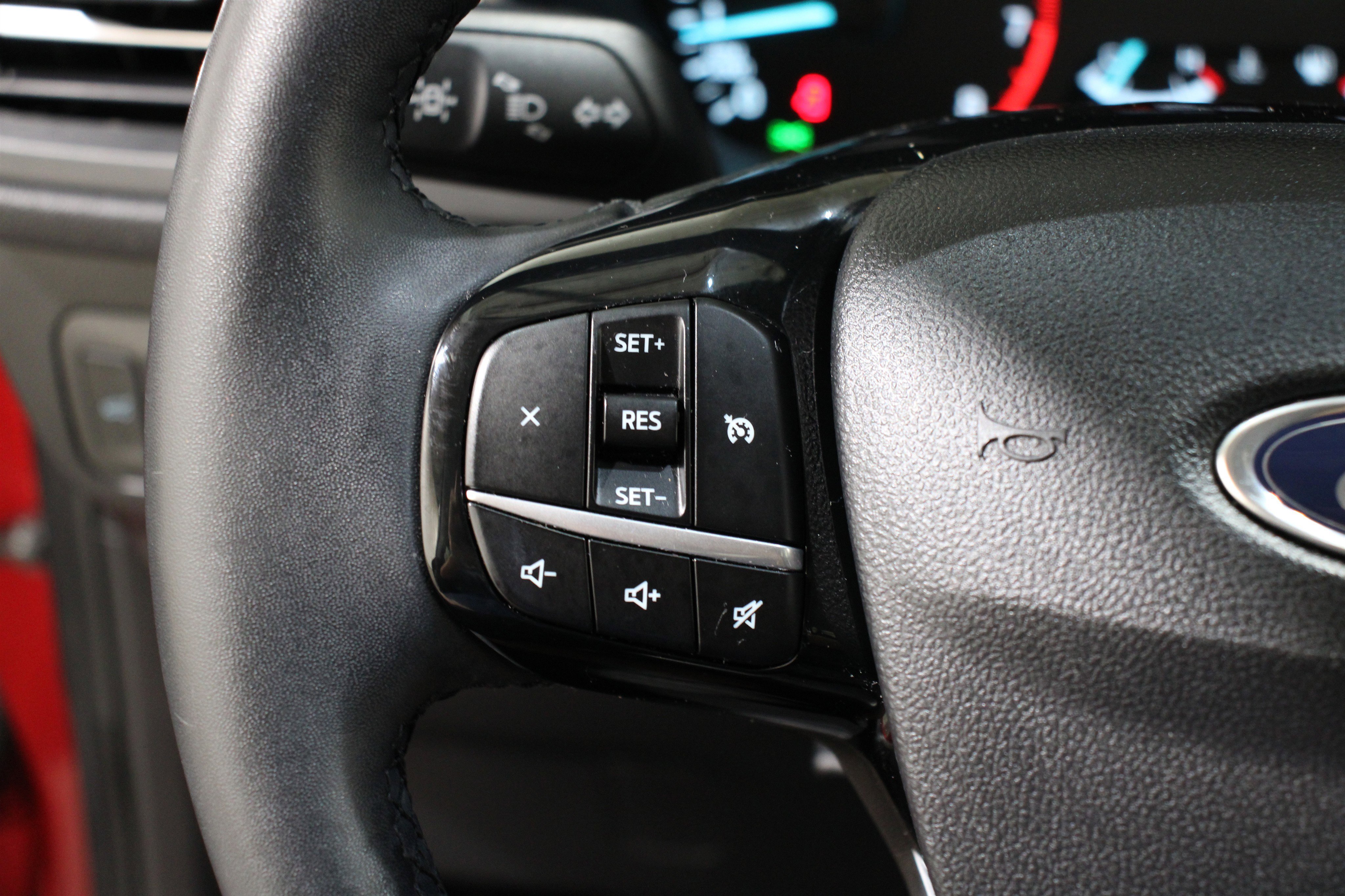 Used 2022 Ford Escape SEL image 11