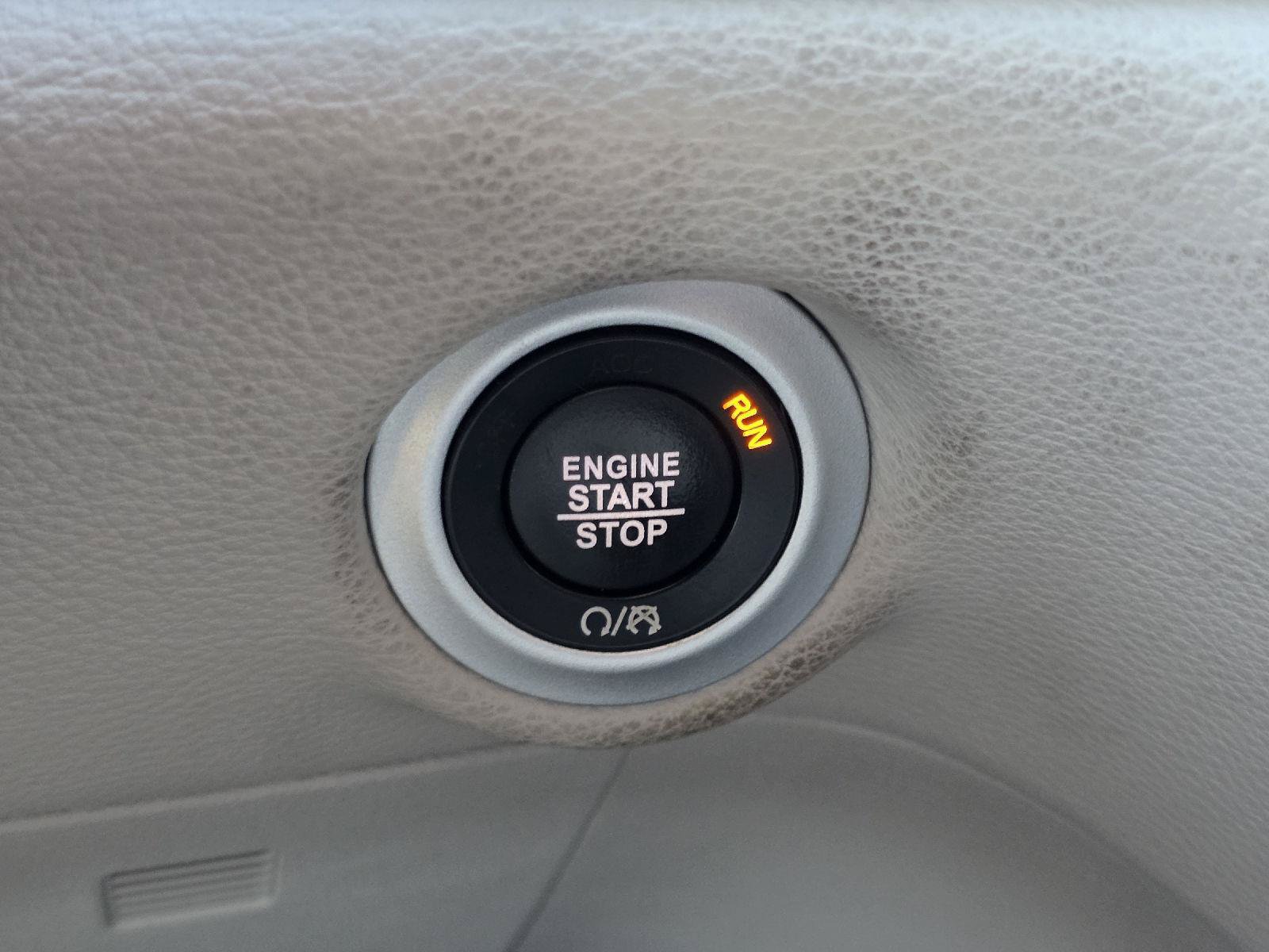 Used 2024 Chrysler Pacifica Touring-L FWD image 14