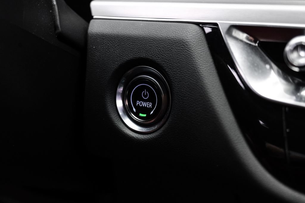 Used 2024 Cadillac Lyriq Sport AWD/4WD image 21
