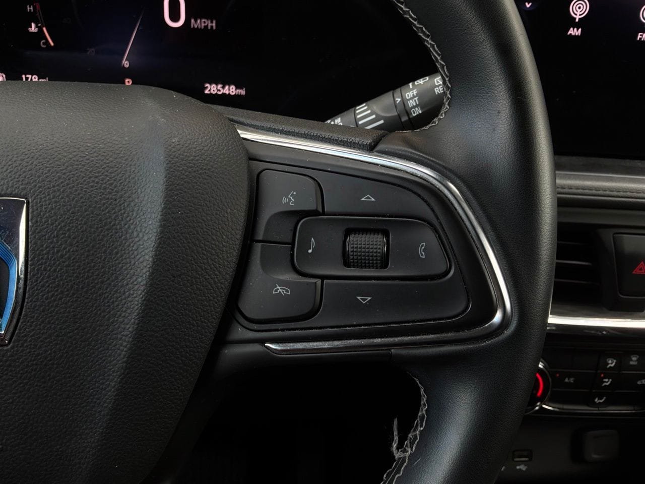 Used 2025 Buick Encore GX Preferred AWD/4WD image 33