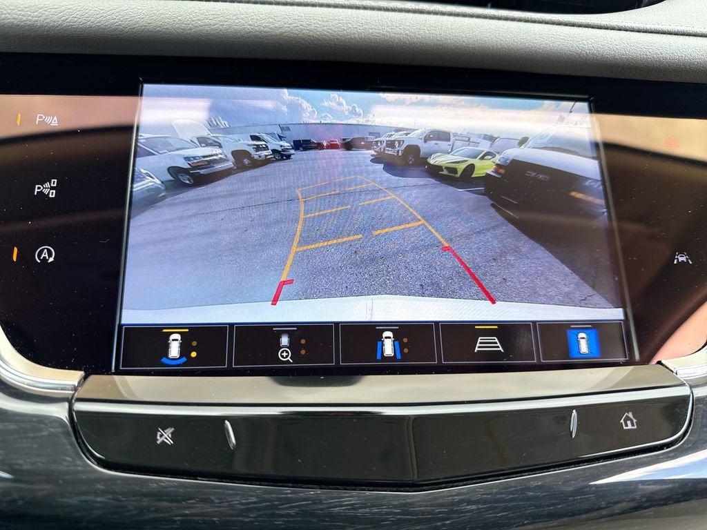 Used 2023 Cadillac XT6 Premium Luxury w/ Technology Package image 17