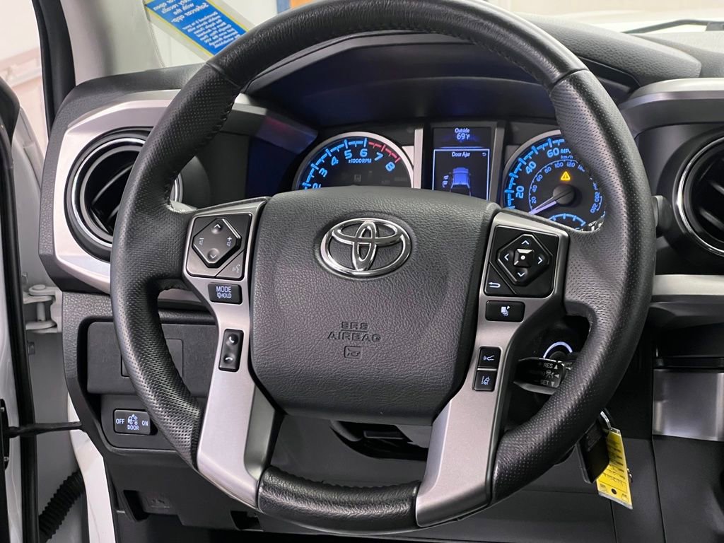 Used 2020 Toyota Tacoma SR5 image 24