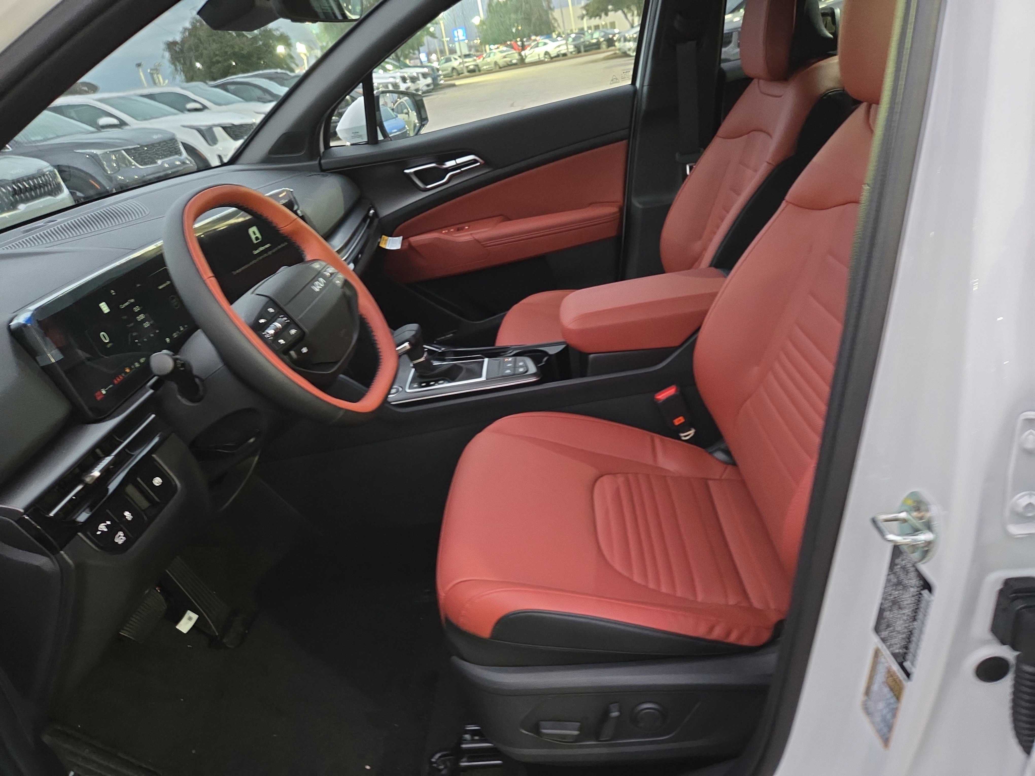 New 2026 Kia Sportage SX image 4