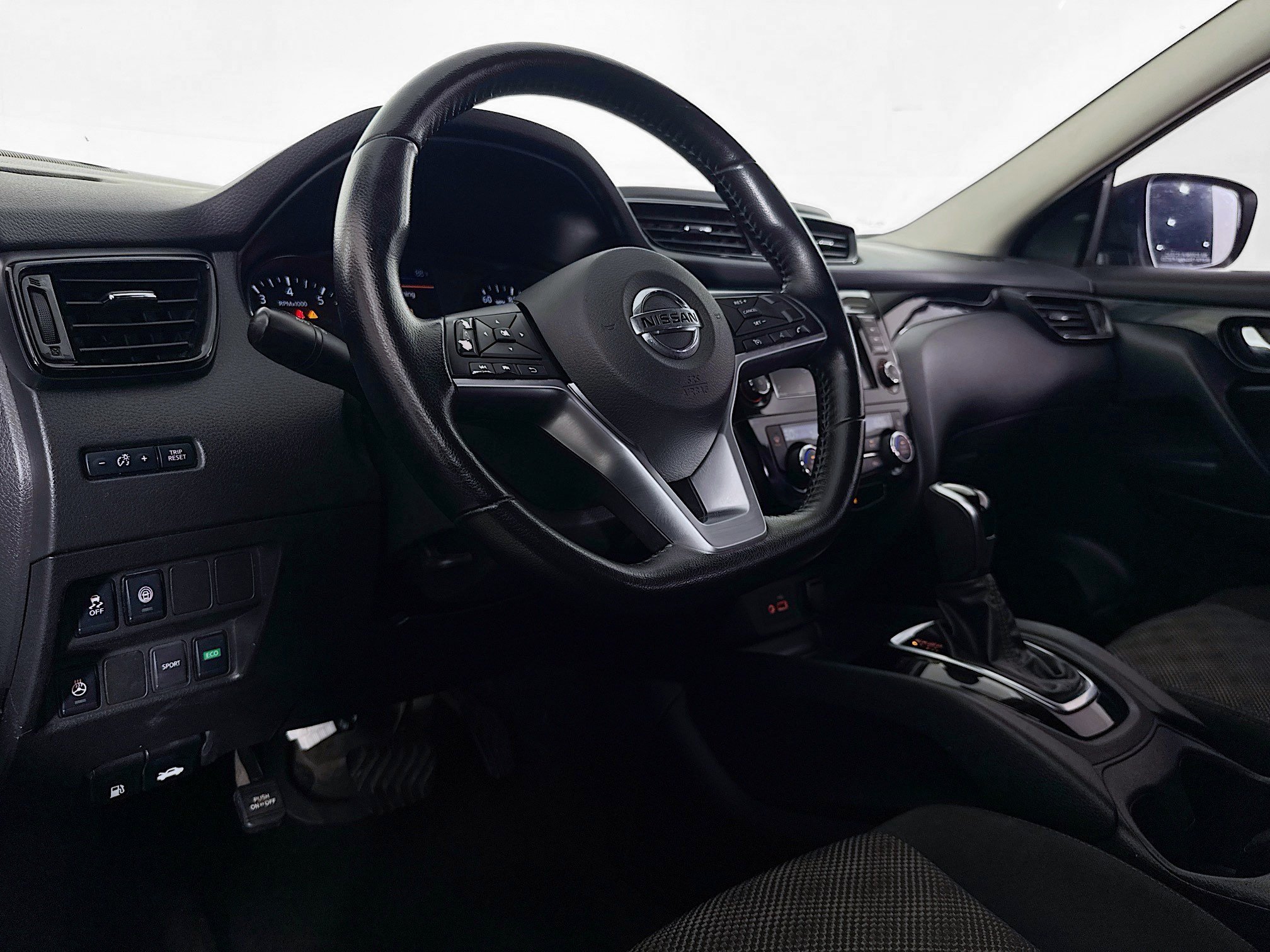 Used 2021 Nissan Rogue Sport SV FWD image 21