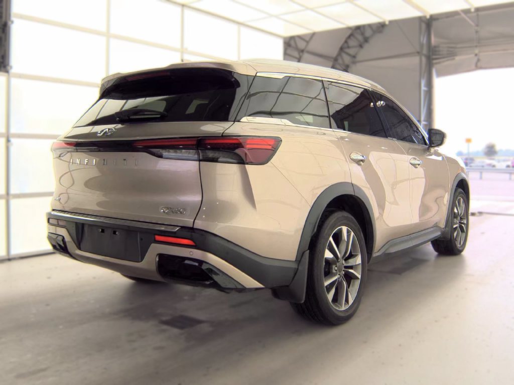 Used 2023 INFINITI QX60 Luxe w/ Performance Audio Package AWD/4WD image 2
