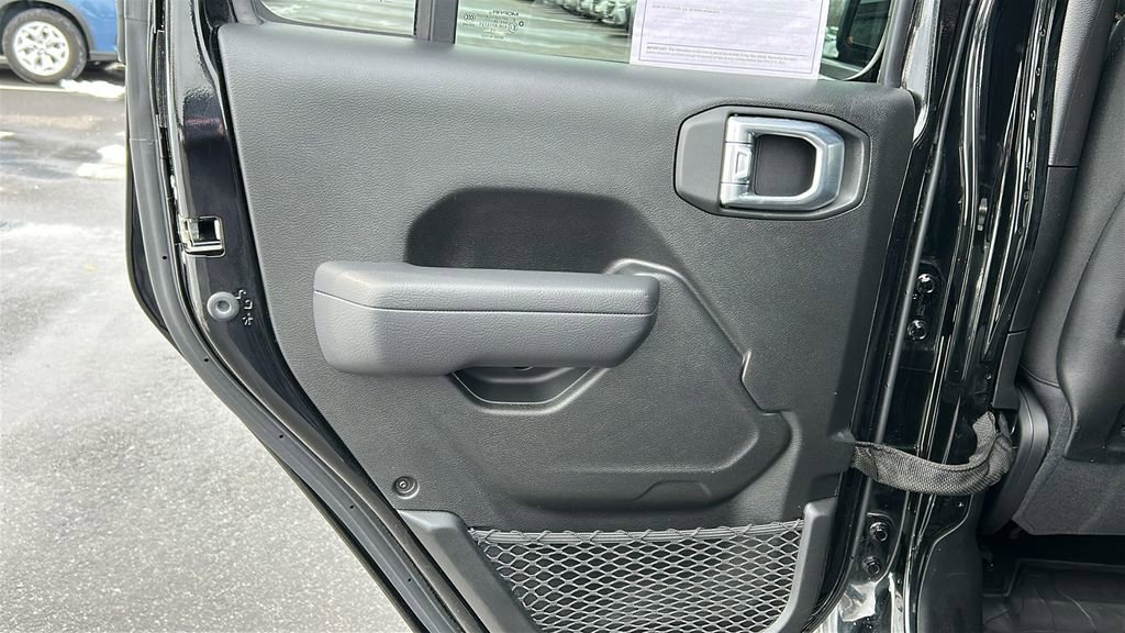 Used 2024 Jeep Gladiator Mojave w/ Technology Group image 22