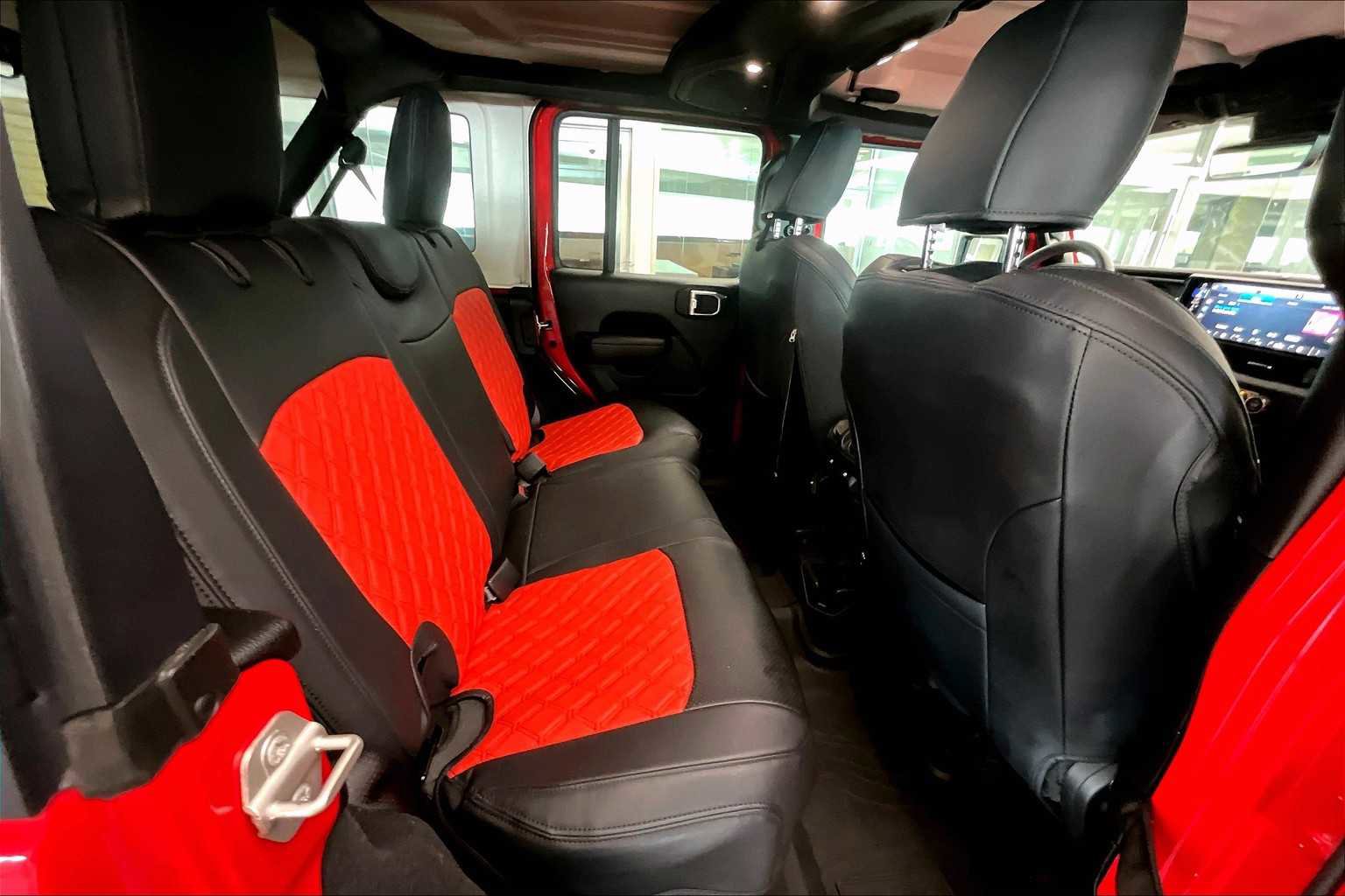 Used 2024 Jeep Wrangler Rubicon w/ XTREMEE 35" Tire Package image 17