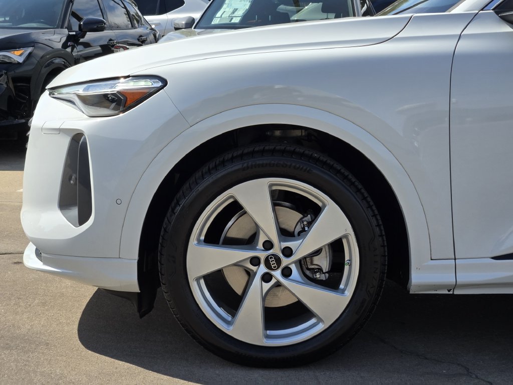 Certified 2025 Audi Q5 Prestige AWD/4WD image 13