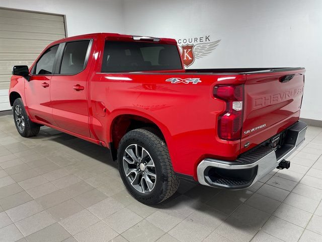 Used 2023 Chevrolet Silverado 1500 LT AWD/4WD image 4