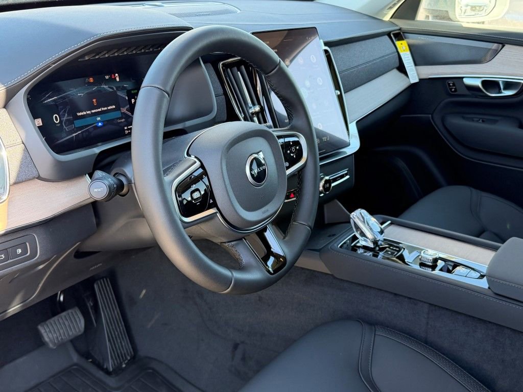 New 2026 Volvo XC90 T8 Plus w/ Protection Package Premier AWD/4WD image 19