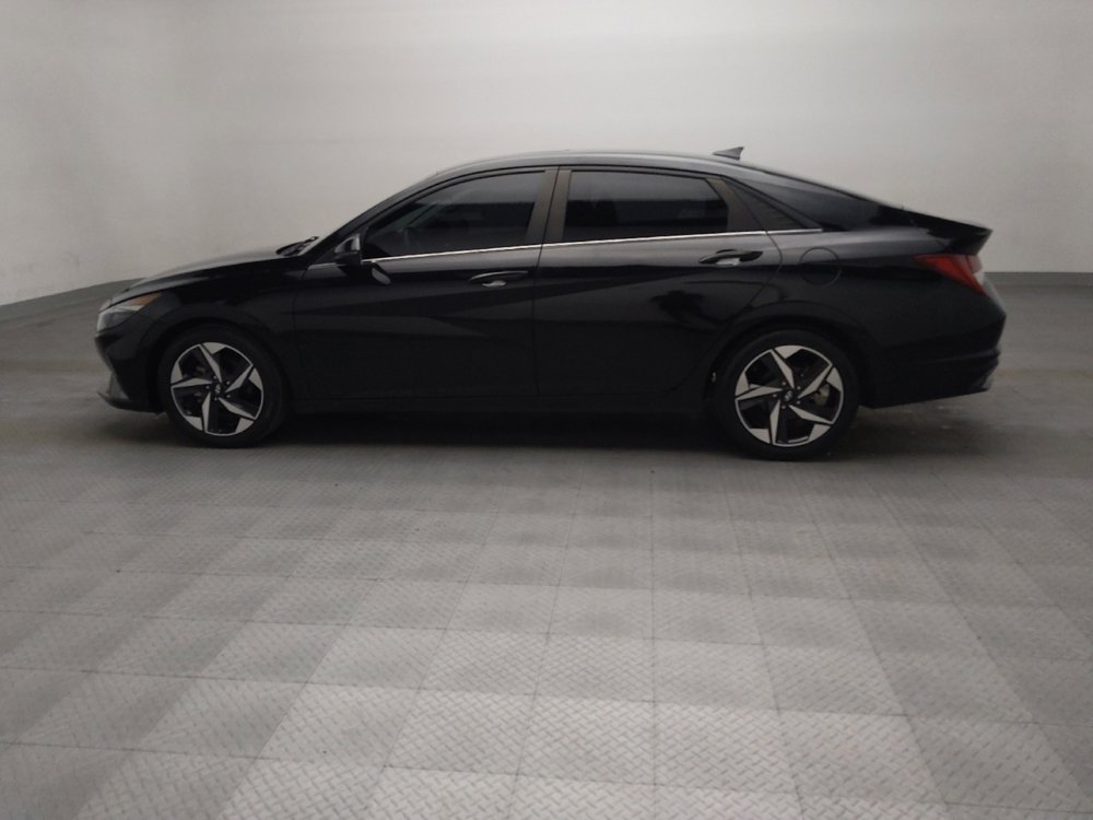 Used 2022 Hyundai Elantra Limited w/ Cargo Package FWD image 3