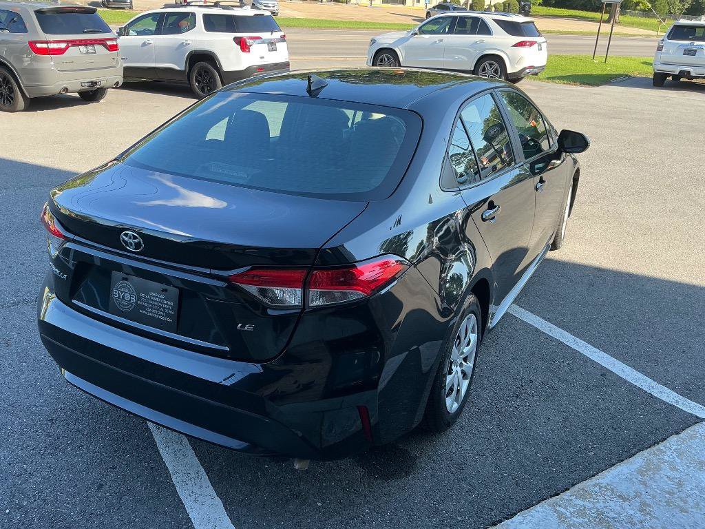 Used 2022 Toyota Corolla LE FWD image 6