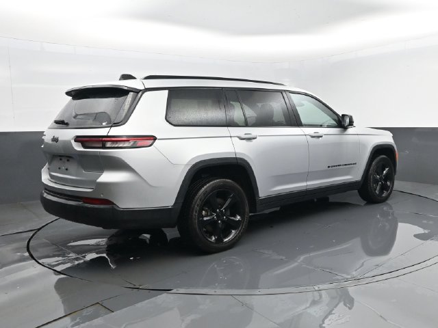 Used 2023 Jeep Grand Cherokee L Laredo AWD/4WD image 23