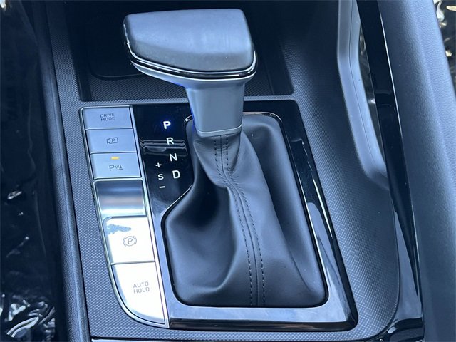 Used 2024 Hyundai Elantra Limited image 9