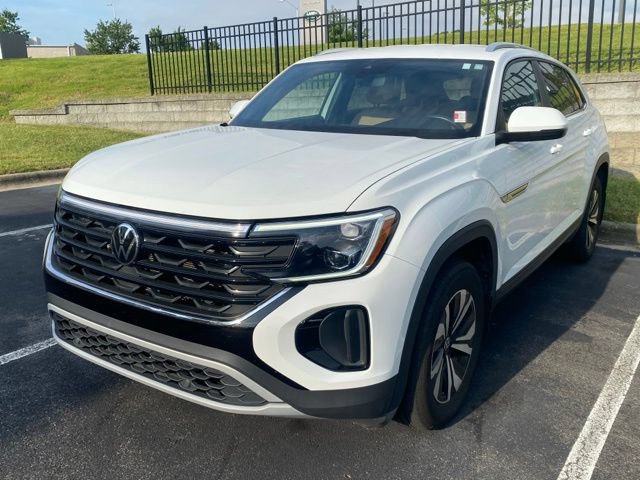 Used 2024 Volkswagen Atlas Cross Sport SE AWD/4WD image 2