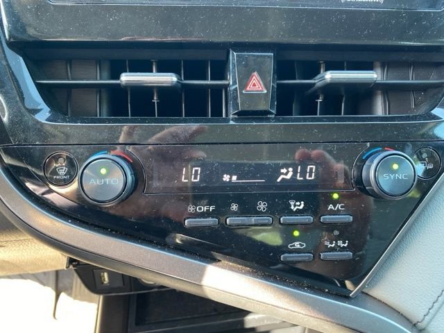 Used 2022 Toyota Camry SE FWD image 16