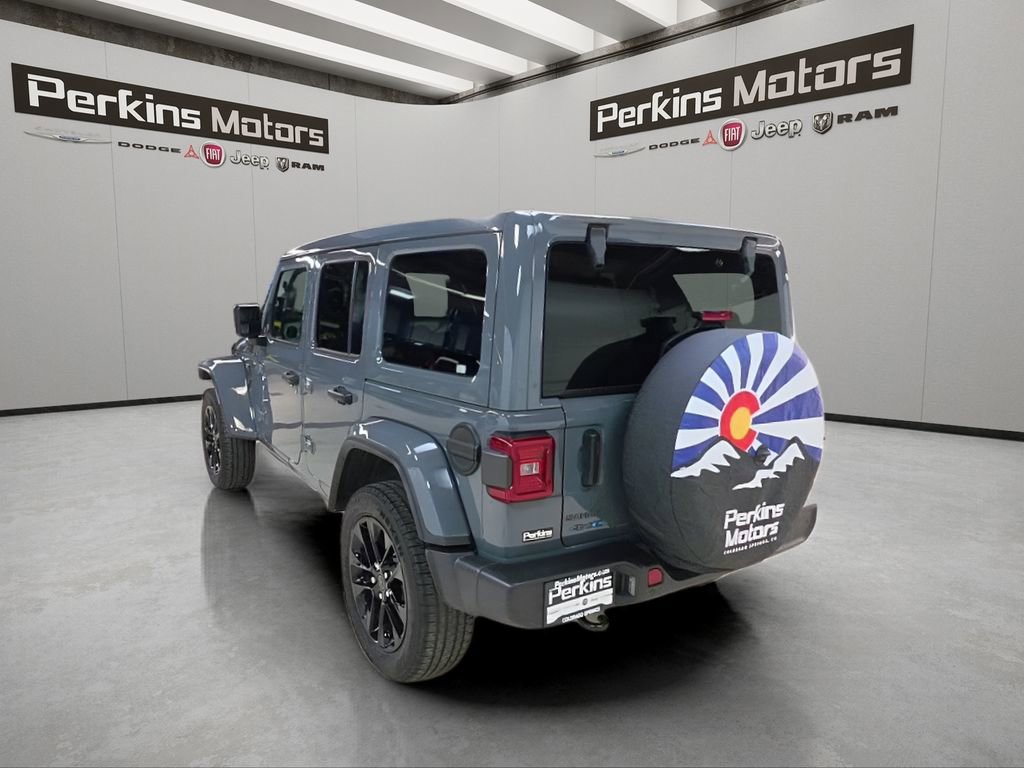 Used 2025 Jeep Wrangler Unlimited Sahara w/ Safety Group image 3