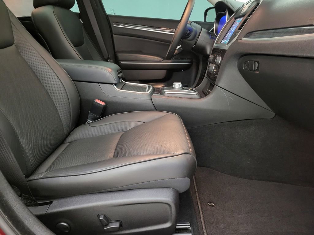 Used 2023 Chrysler 300 Touring L w/ Popular Equipment Group image 18