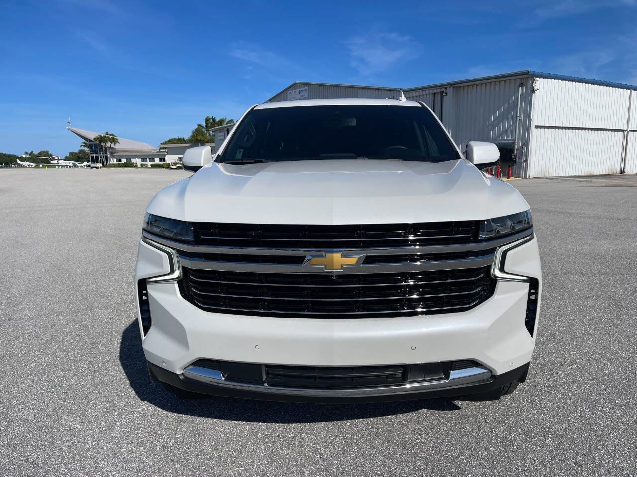 Used 2022 Chevrolet Suburban LT w/ Luxury Package RWD image 14