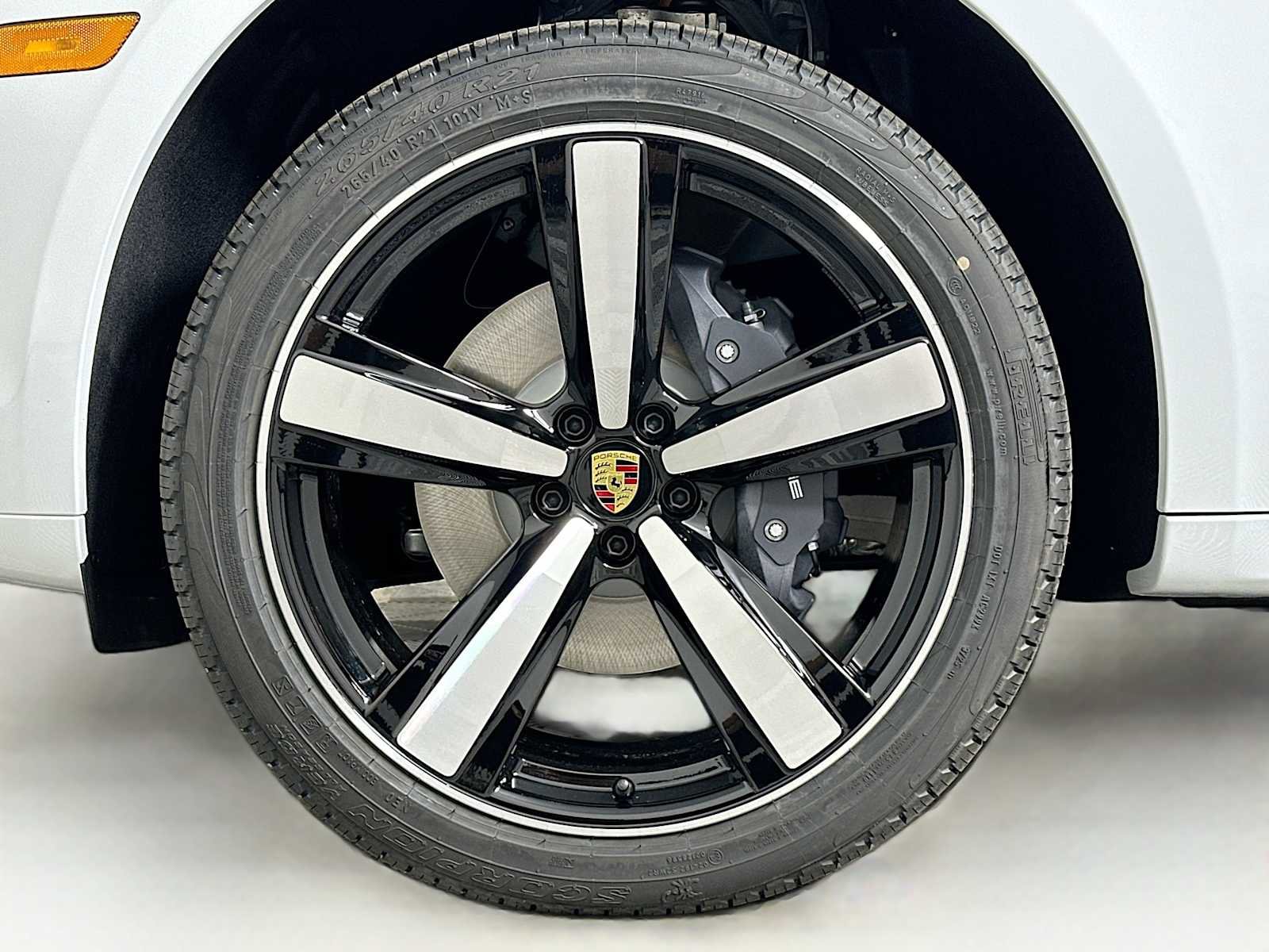 New 2026 Porsche Macan AWD/4WD image 33