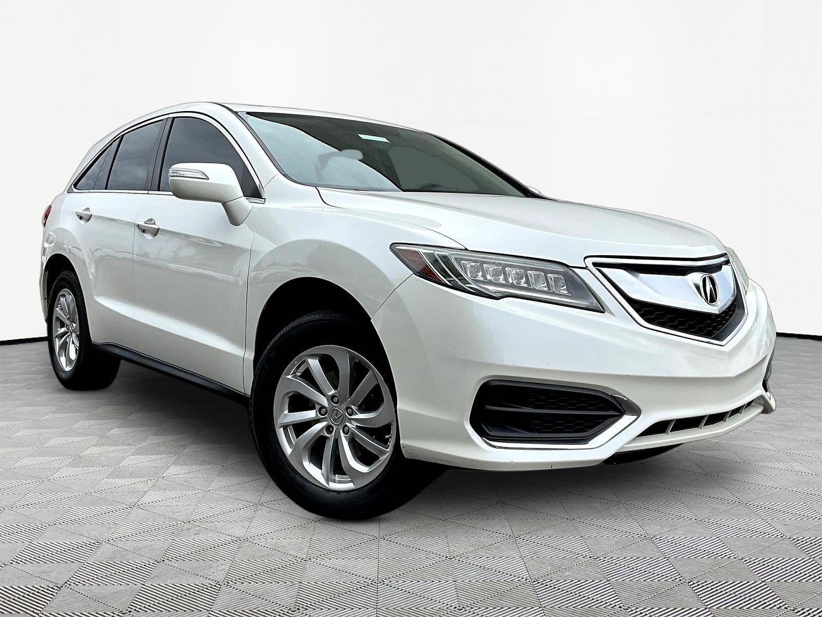 Used 2017 Acura RDX AWD image 3