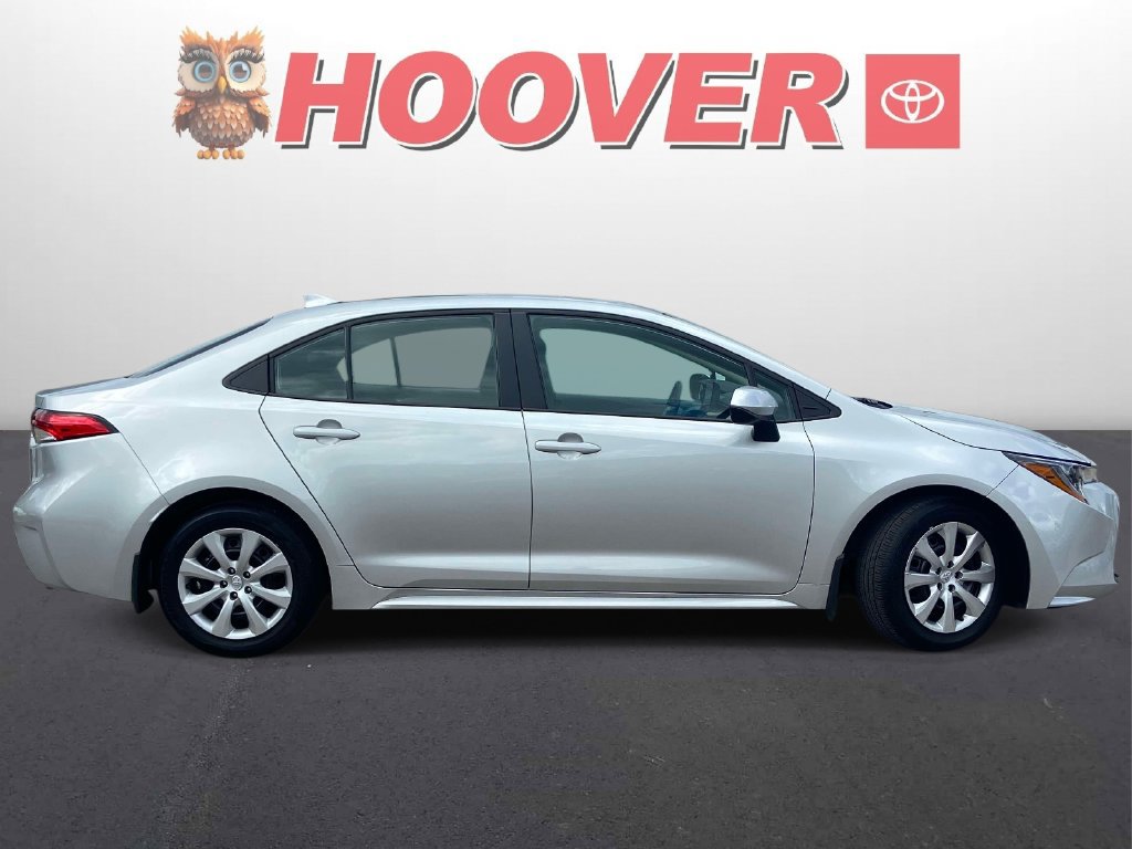 Used 2025 Toyota Corolla LE FWD image 2