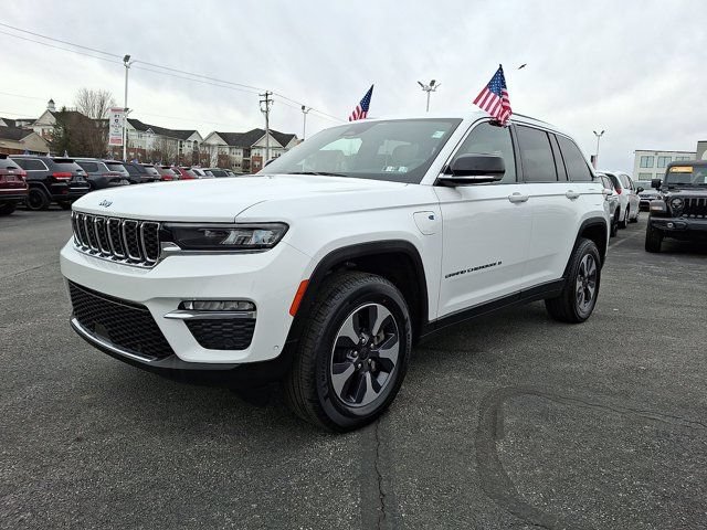 Certified 2022 Jeep Grand Cherokee Limited 4xe w/ Luxury Tech Group II AWD/4WD image 3