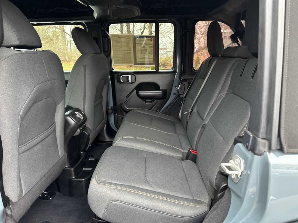 Used 2024 Jeep Wrangler Unlimited AWD/4WD image 20