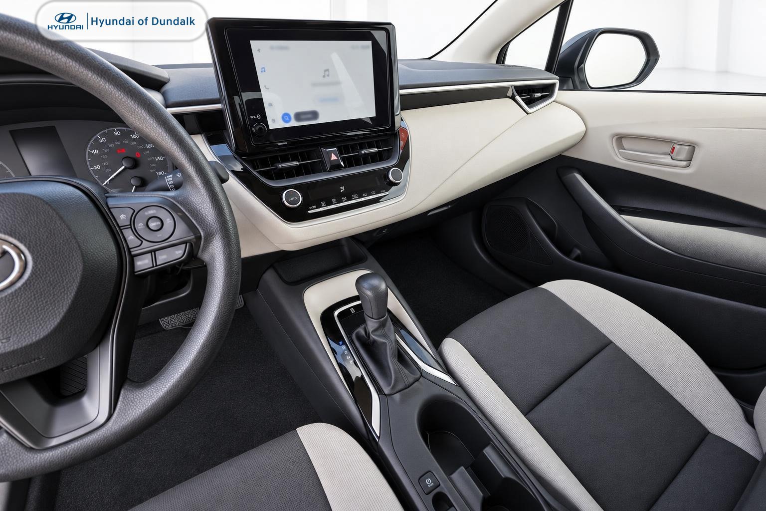 Used 2025 Toyota Corolla LE FWD image 11