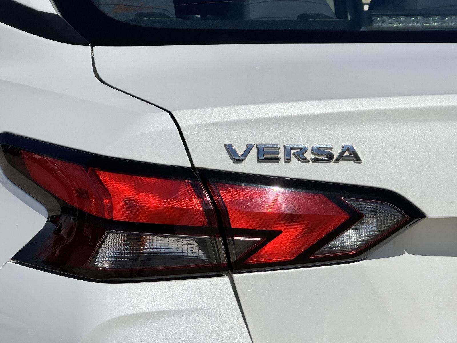 Used 2023 Nissan Versa SV FWD image 11