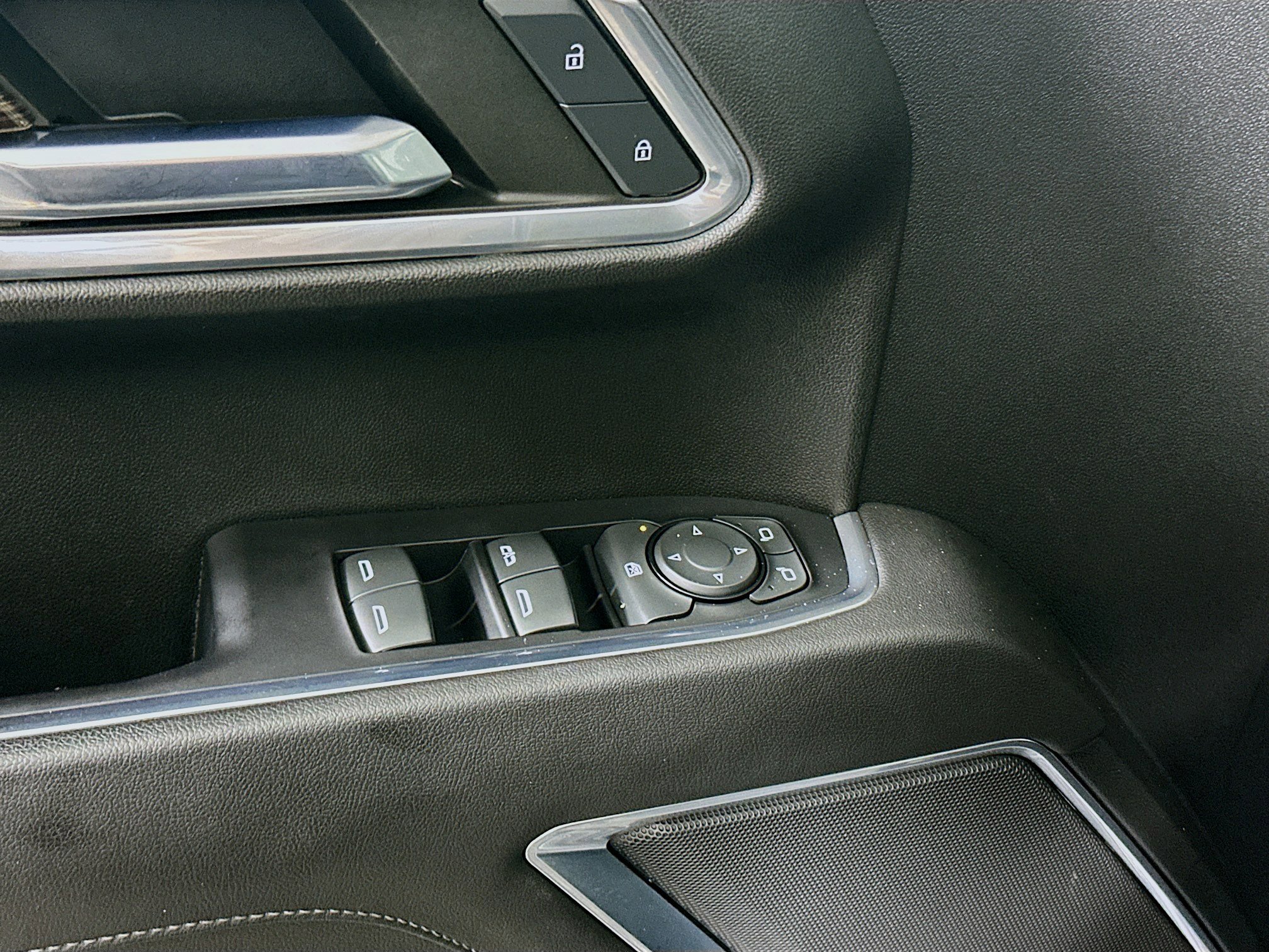 Used 2023 GMC Sierra 1500 Elevation image 15