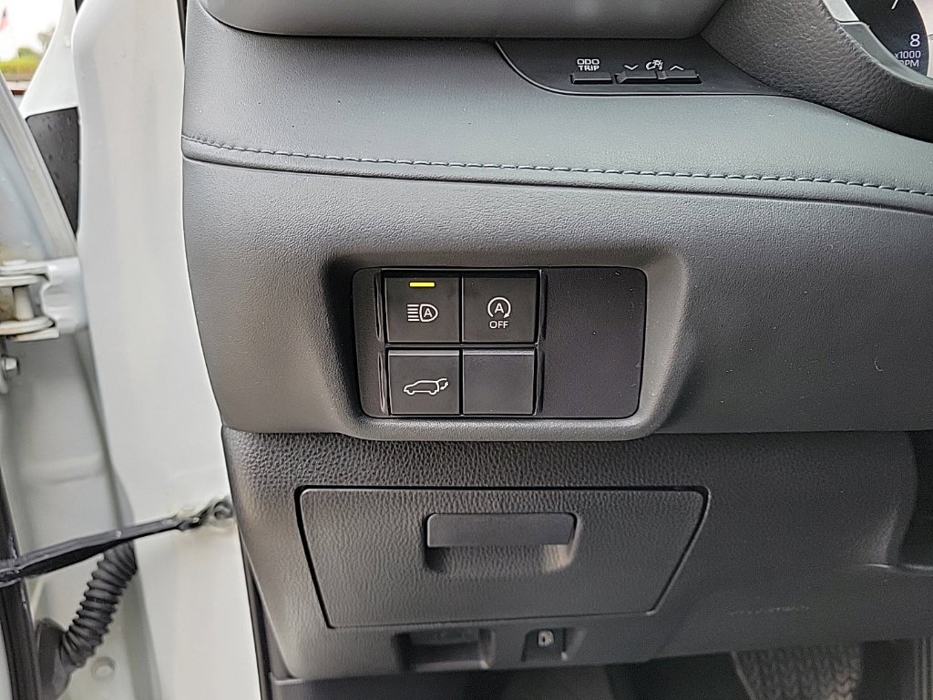 Used 2023 Toyota Highlander XLE AWD/4WD image 34