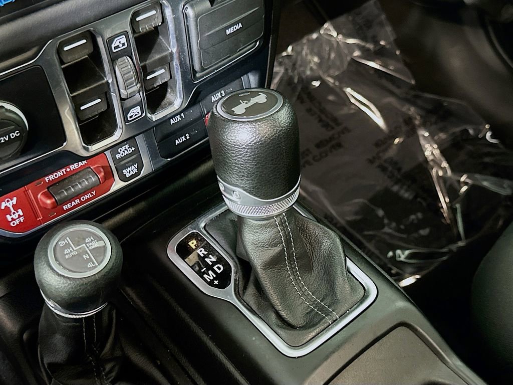 Used 2024 Jeep Wrangler Unlimited Rubicon 4xe image 31