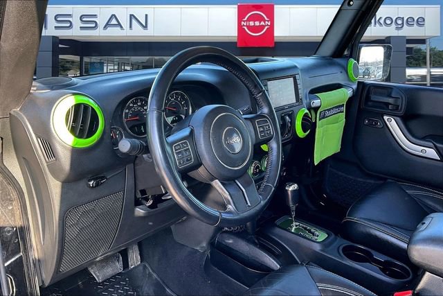 Used 2015 Jeep Wrangler Unlimited Sahara w/ Max Tow Package image 13