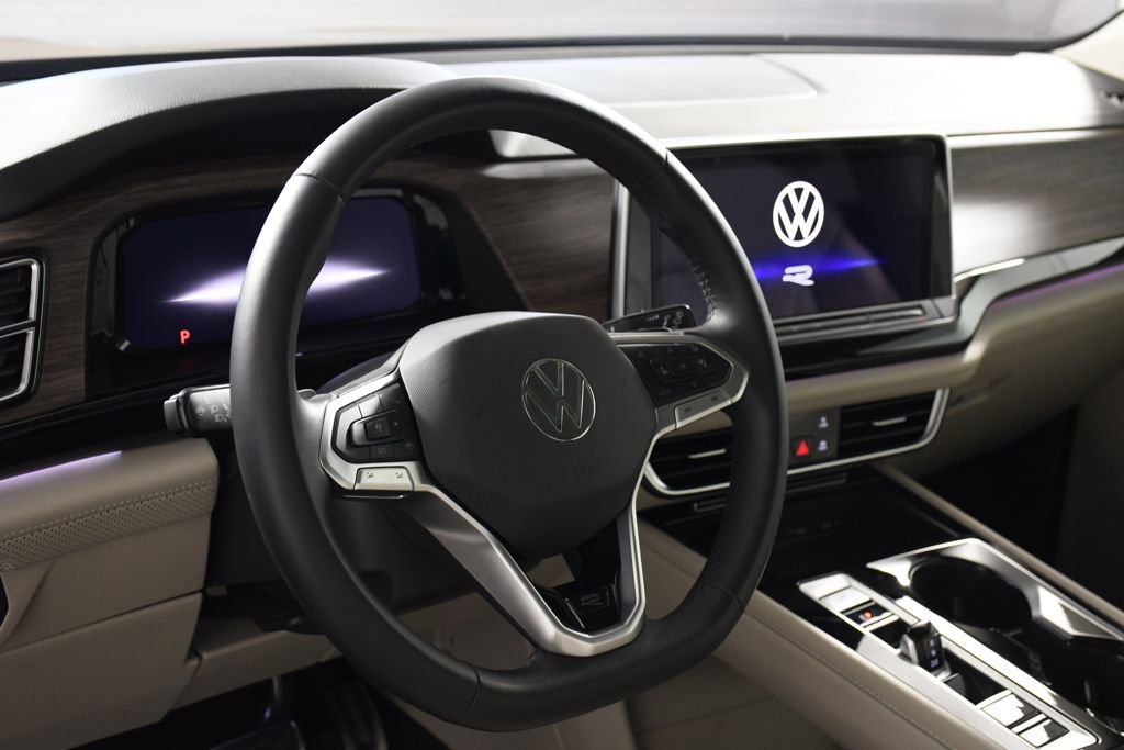 Used 2025 Volkswagen Atlas SEL Premium R-Line image 13