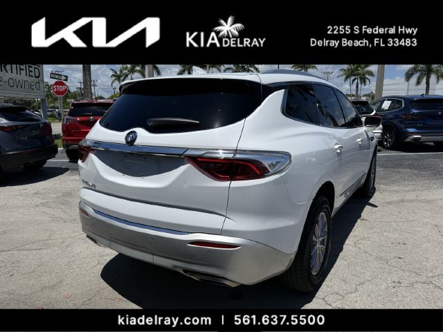 Used 2023 Buick Enclave Essence FWD image 3
