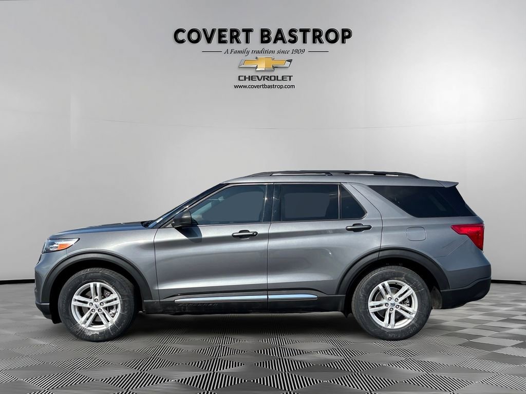 Used 2024 Ford Explorer XLT image 3