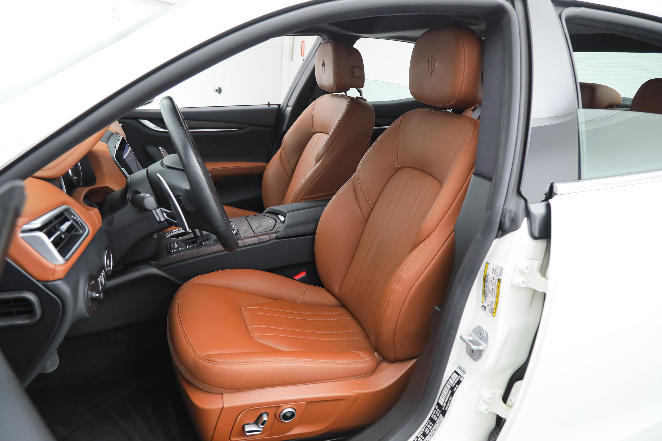 Certified 2023 Maserati Ghibli Modena RWD image 16