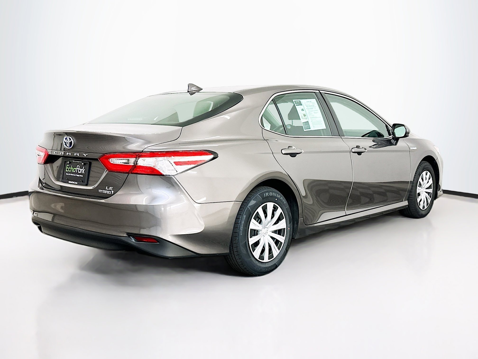 Used 2020 Toyota Camry LE image 9