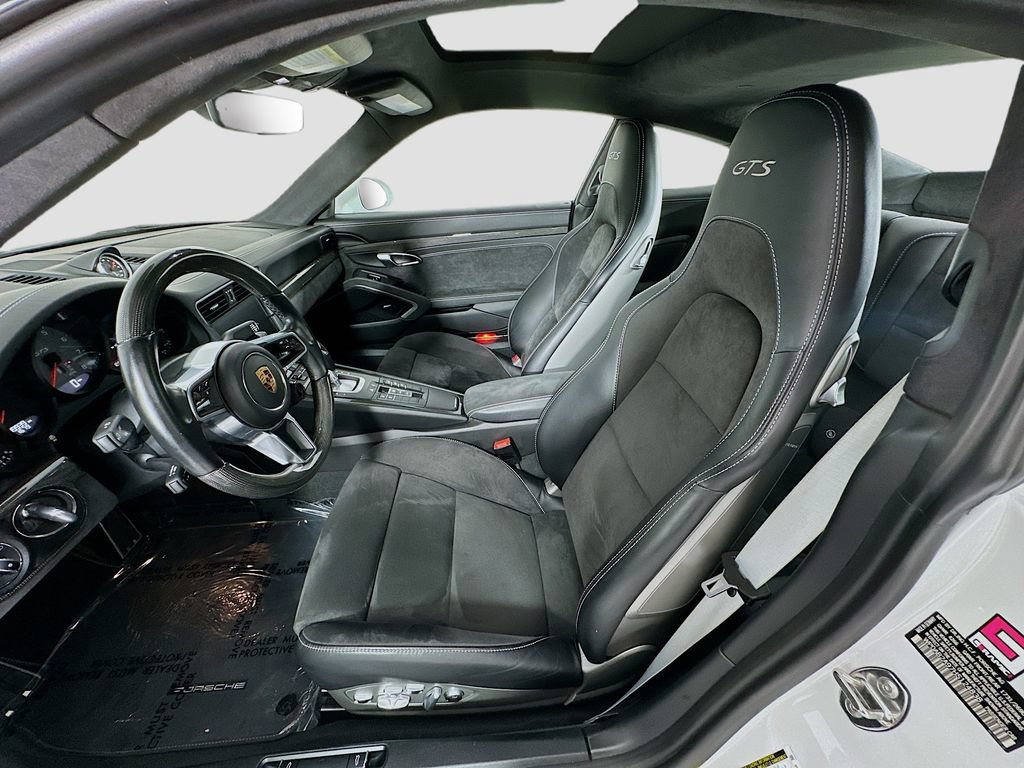 Certified 2017 Porsche 911 Carrera GTS RWD image 5