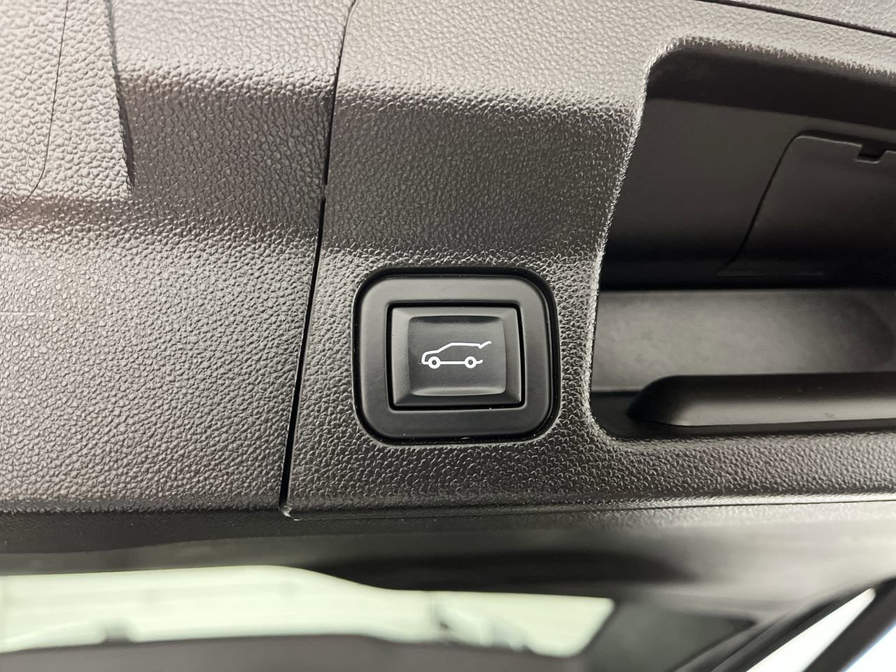 Certified 2023 GMC Acadia Denali w/ Denali Technology Package AWD/4WD image 36