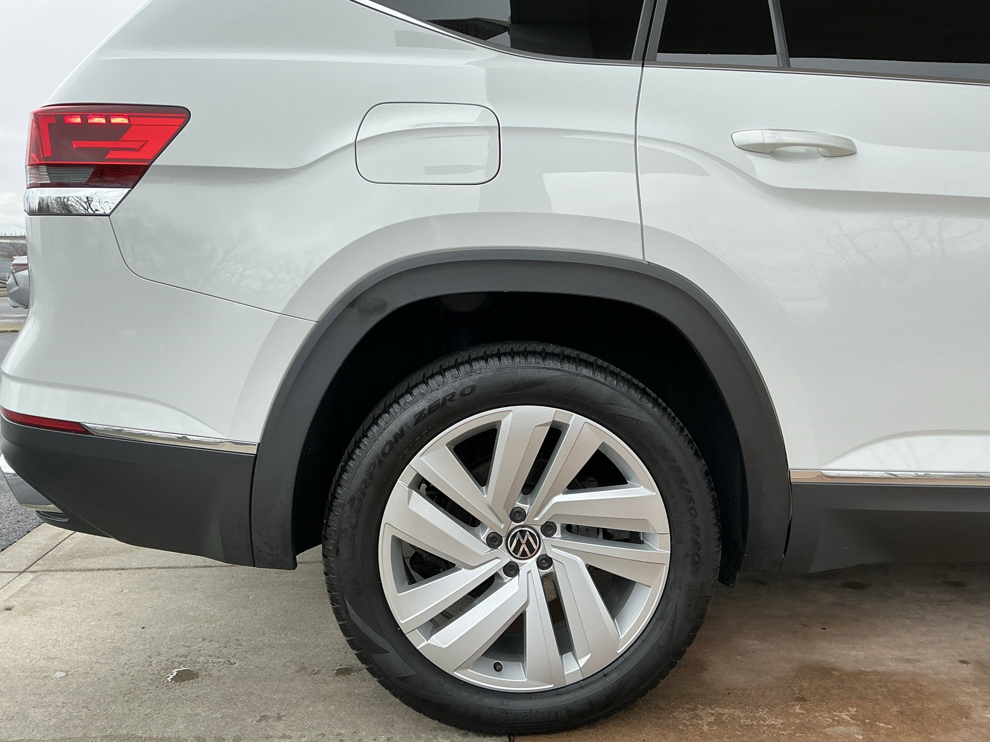 Used 2021 Volkswagen Atlas SEL image 23