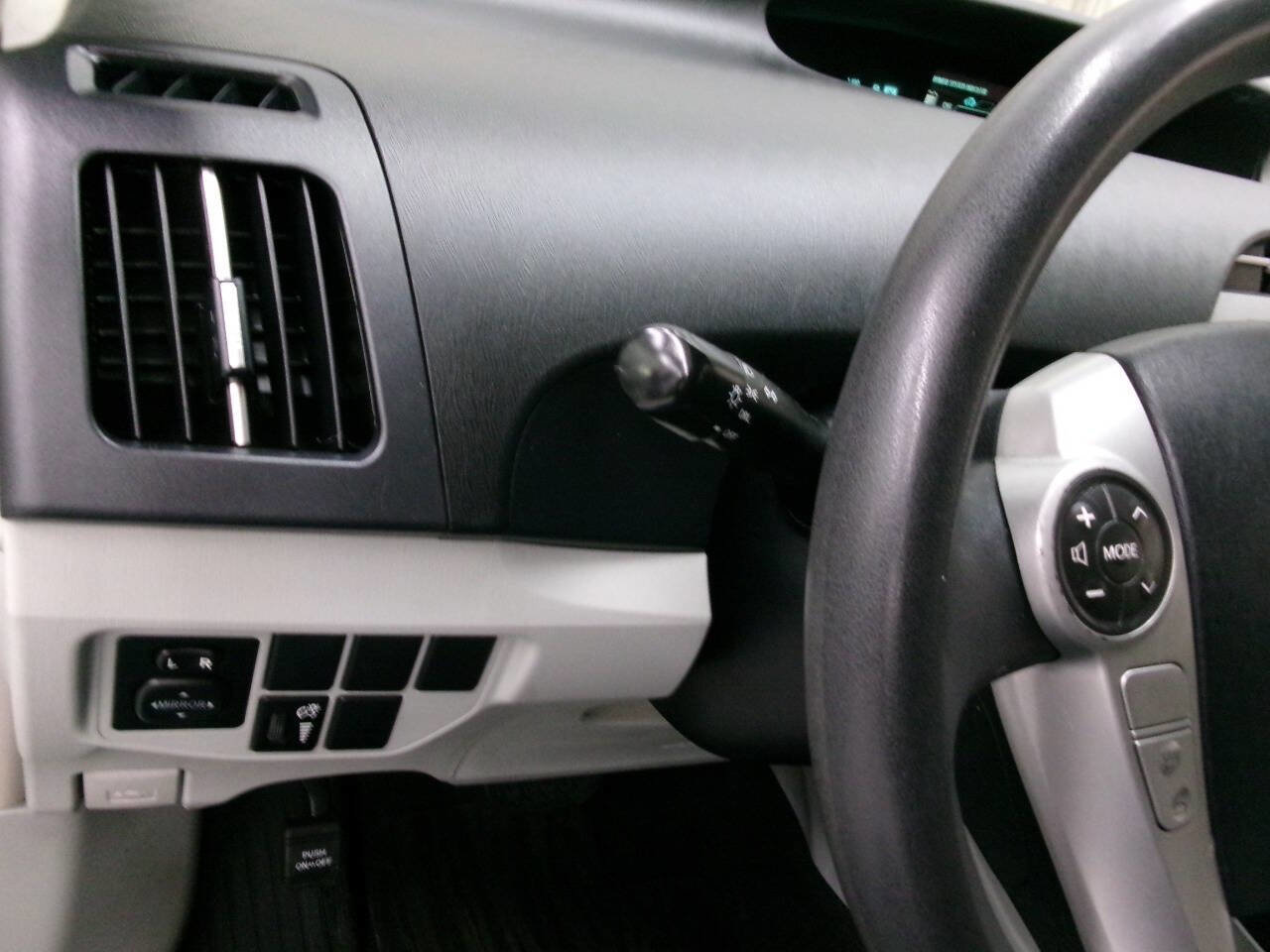 Used 2013 Toyota Prius Two image 28