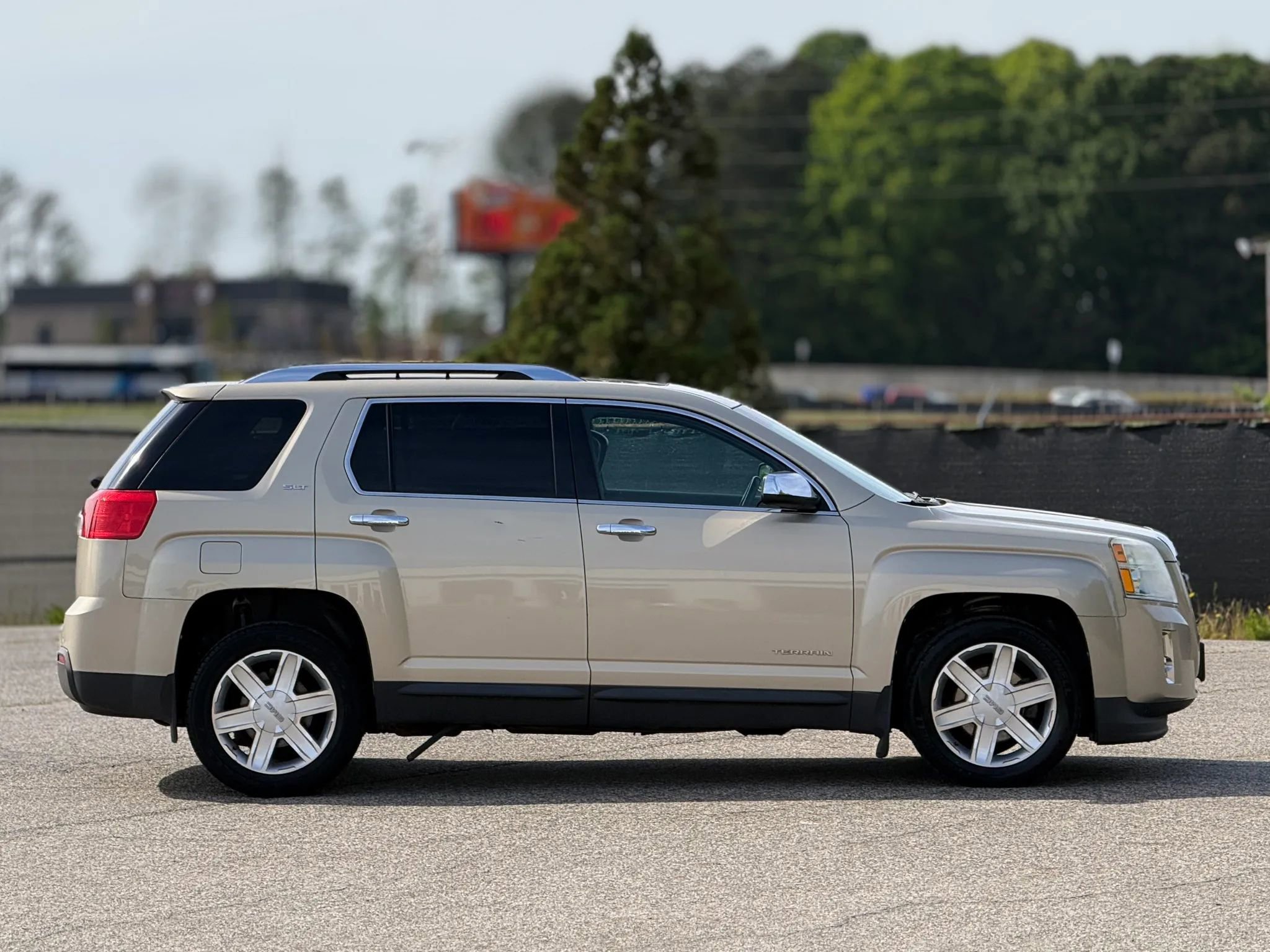 Used 2011 GMC Terrain SLT FWD image 7